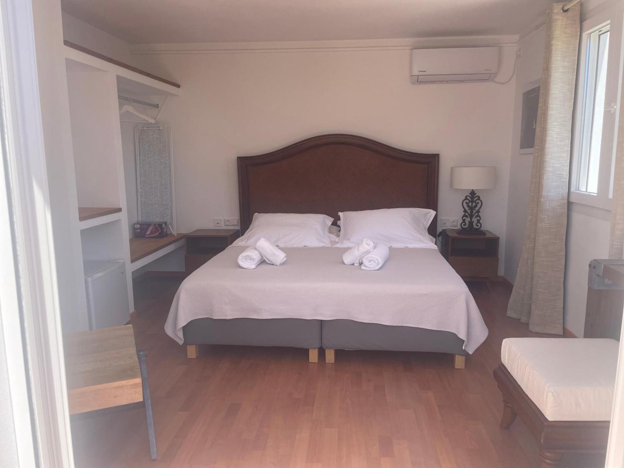 Syros Village Suites Vári Eksteriør bilde