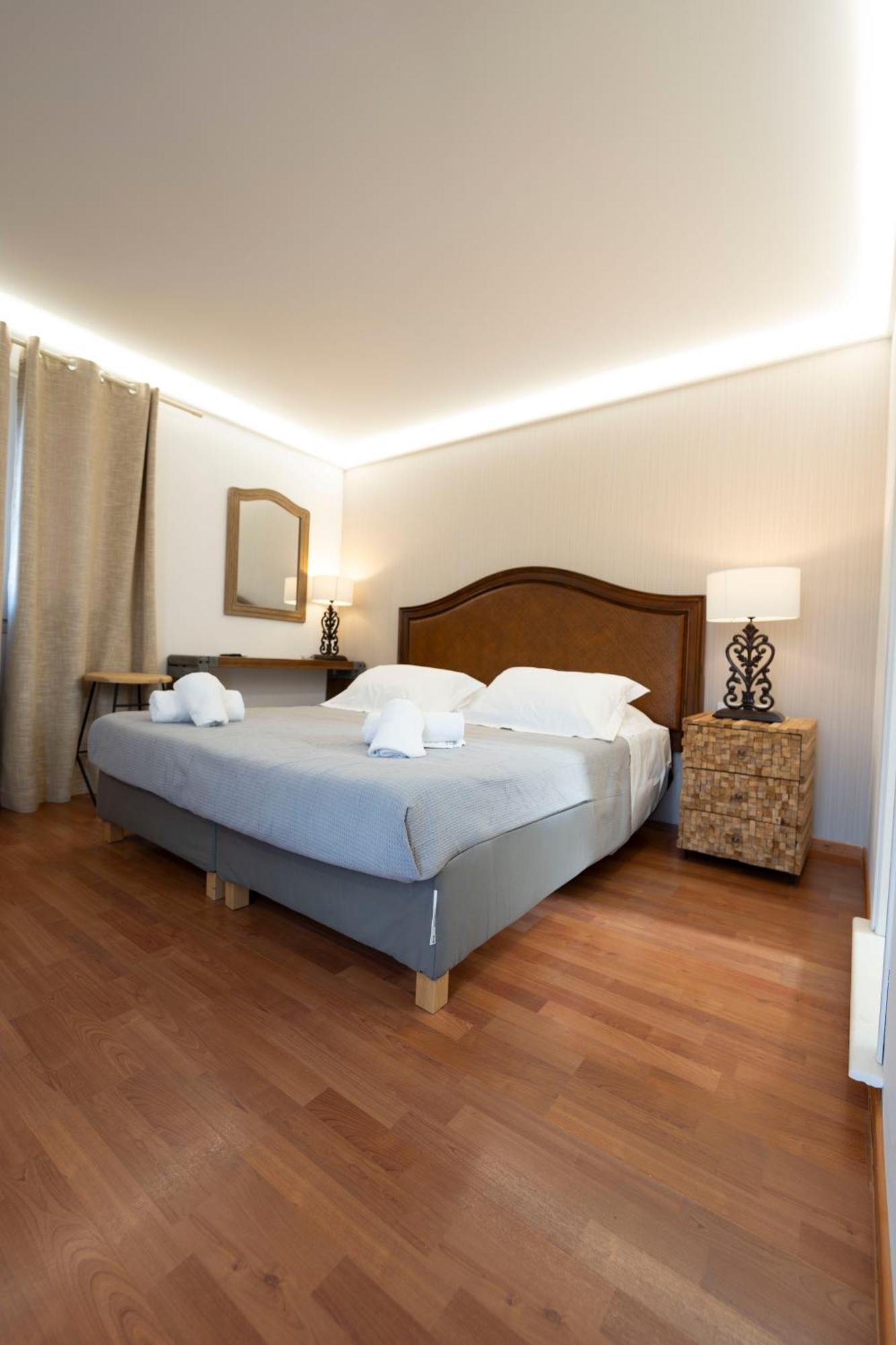 Syros Village Suites Vári Eksteriør bilde