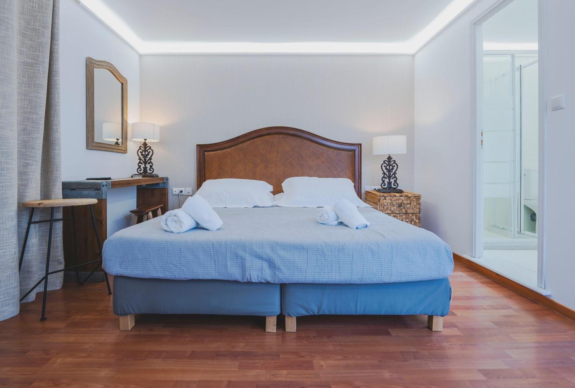 Syros Village Suites Vári Eksteriør bilde